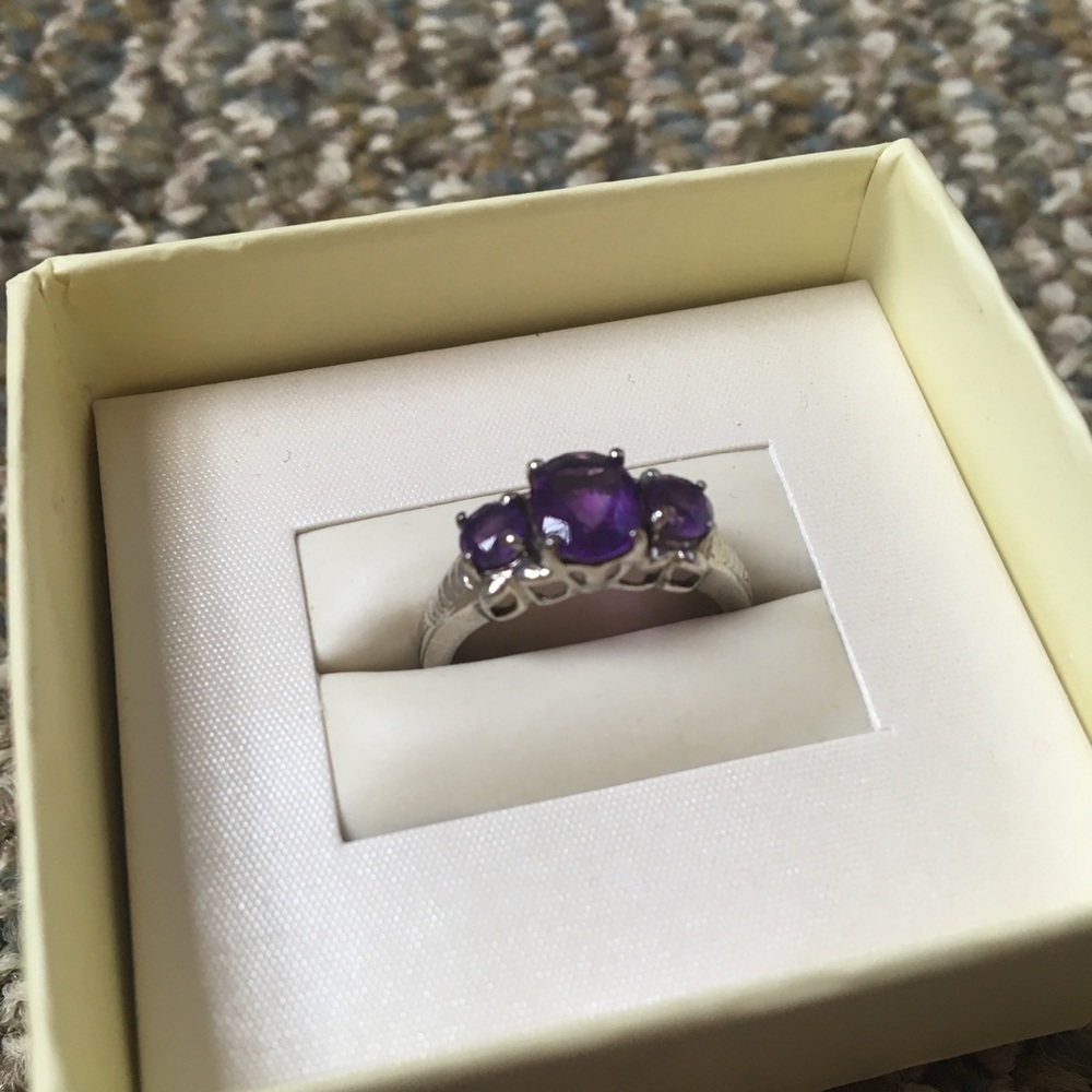 NWOT Three Purple Stone Ring
